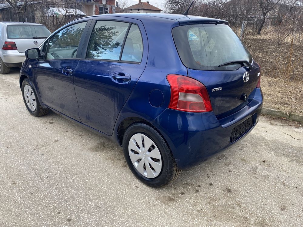 Toyota Yaris 1.0 vvti 69 кс На части!