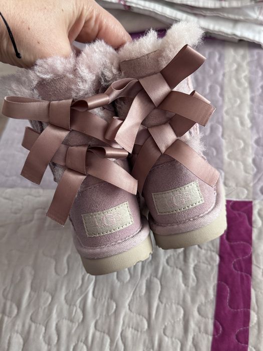 UGG fetite.