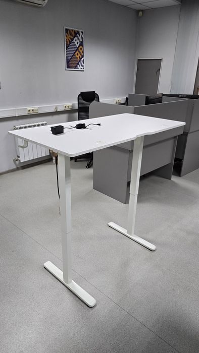 Стол с подъёмным механизмом