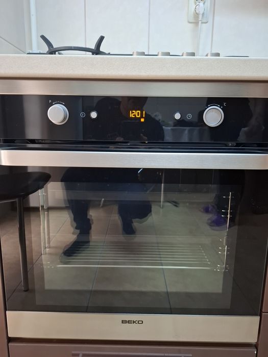 Cuptor electric incorporabil Beko