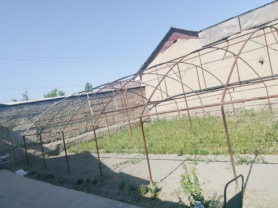 Парник сотилади дарҳол!