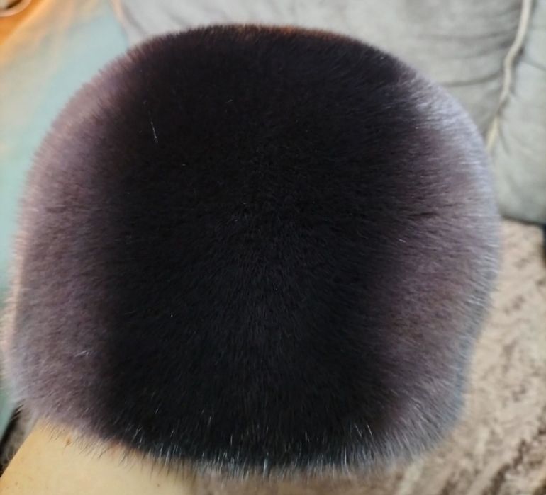 Женская норковая шапка .