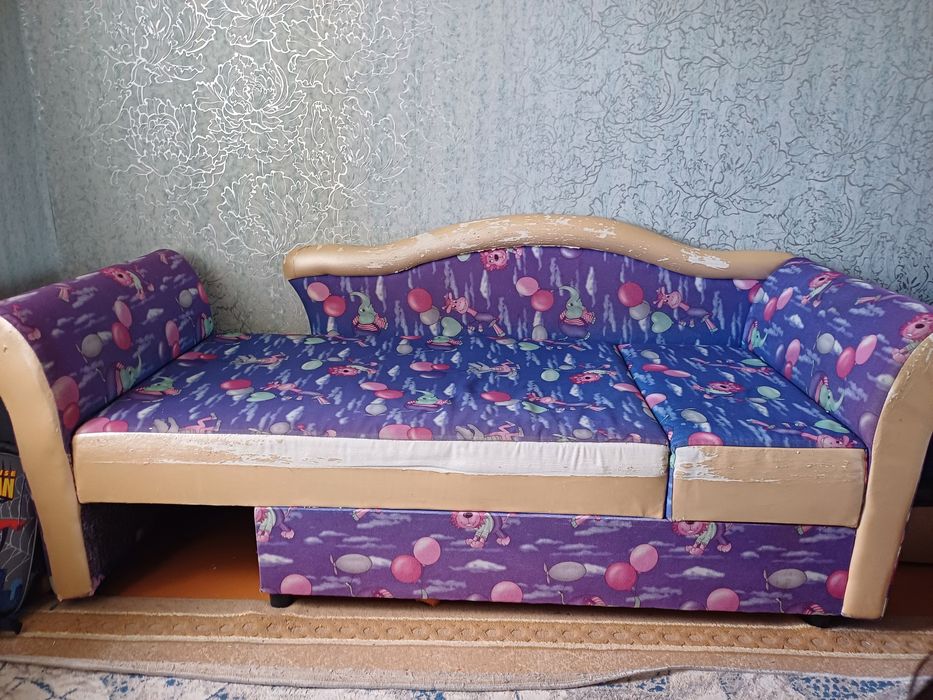 Продам детский диван