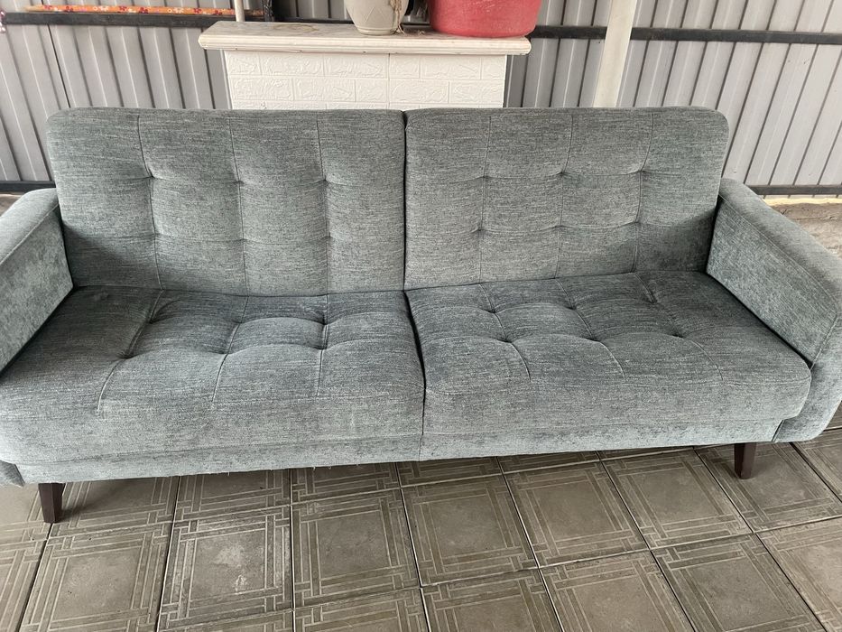 Диван трехместный бу в хорошем состоянии