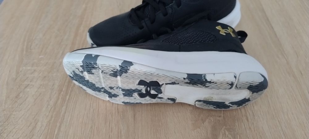 Adidasi bărbați diferite modele