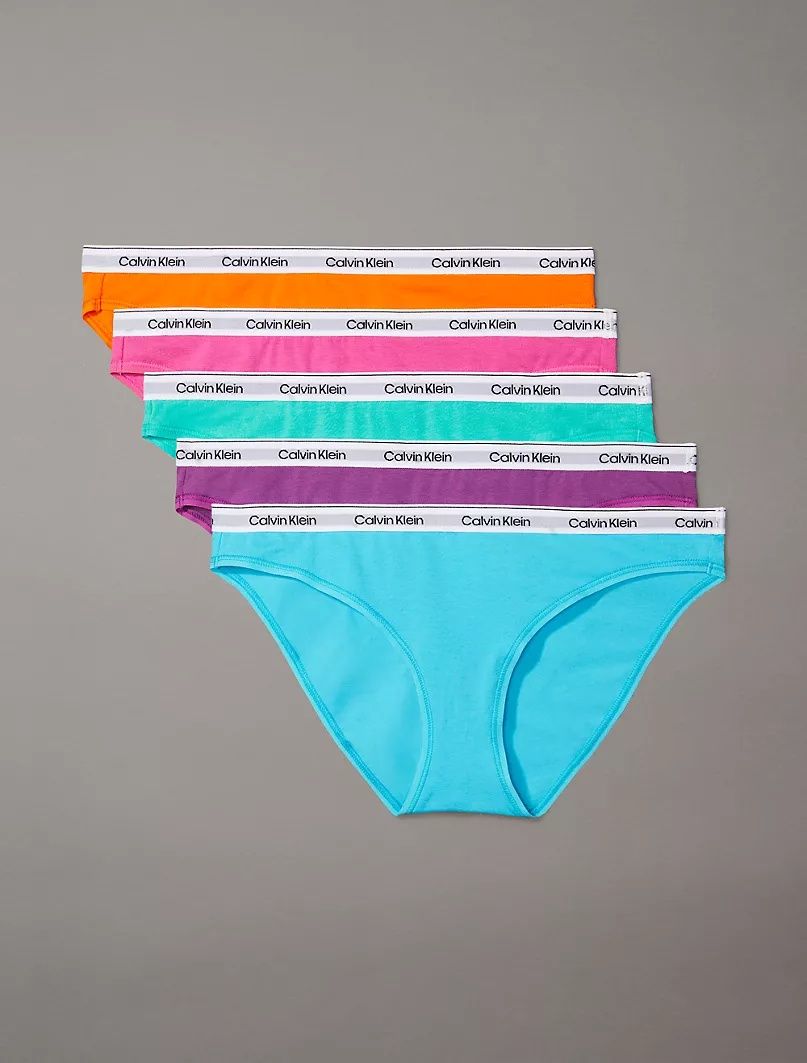 Нижнее белье Calvin Klein