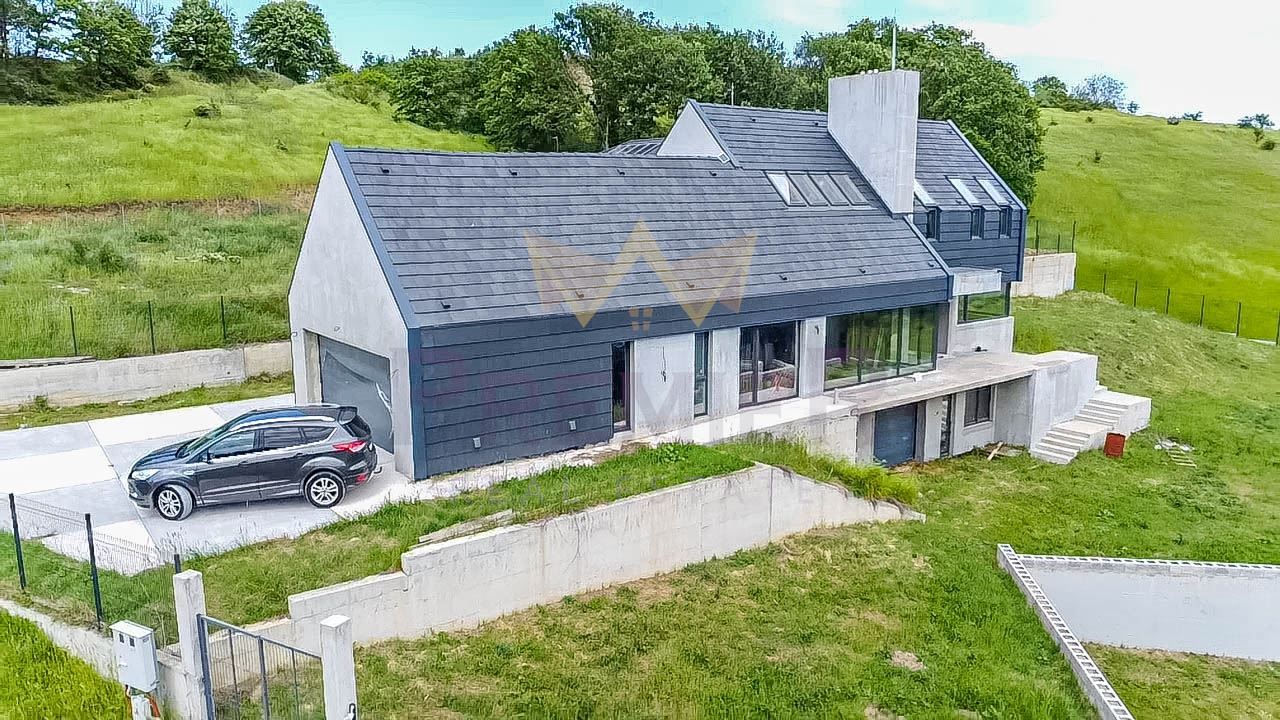Продава се Къща в с. Звездица, Област Варна - 326 кв.м за 813 €/кв.м - Снимка #3
