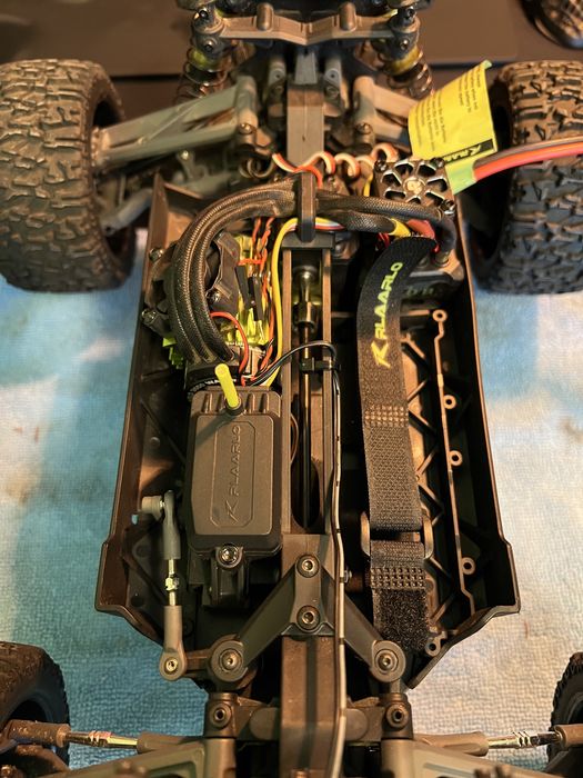 Automodel RC Car Rlaarlo "Omni-Terminator" - Carbon + piese