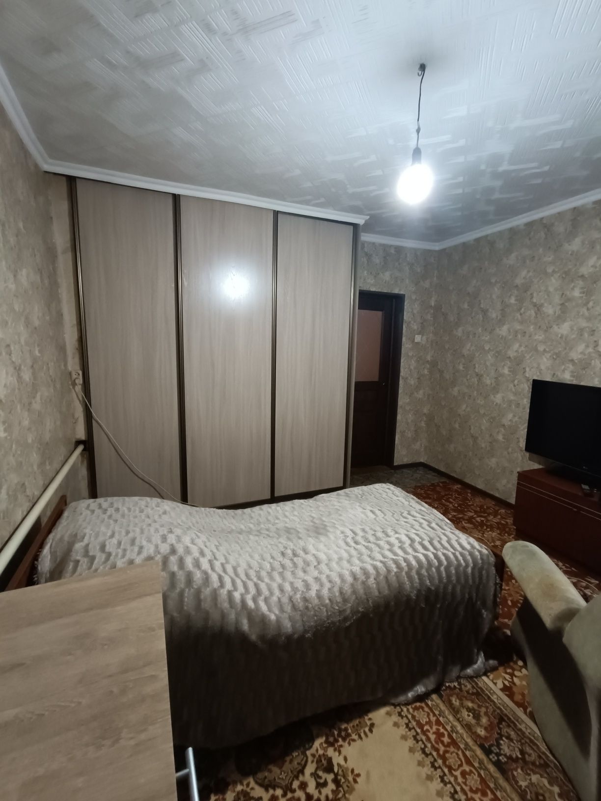 Продам 4-х комнатный дом на защите 89квм