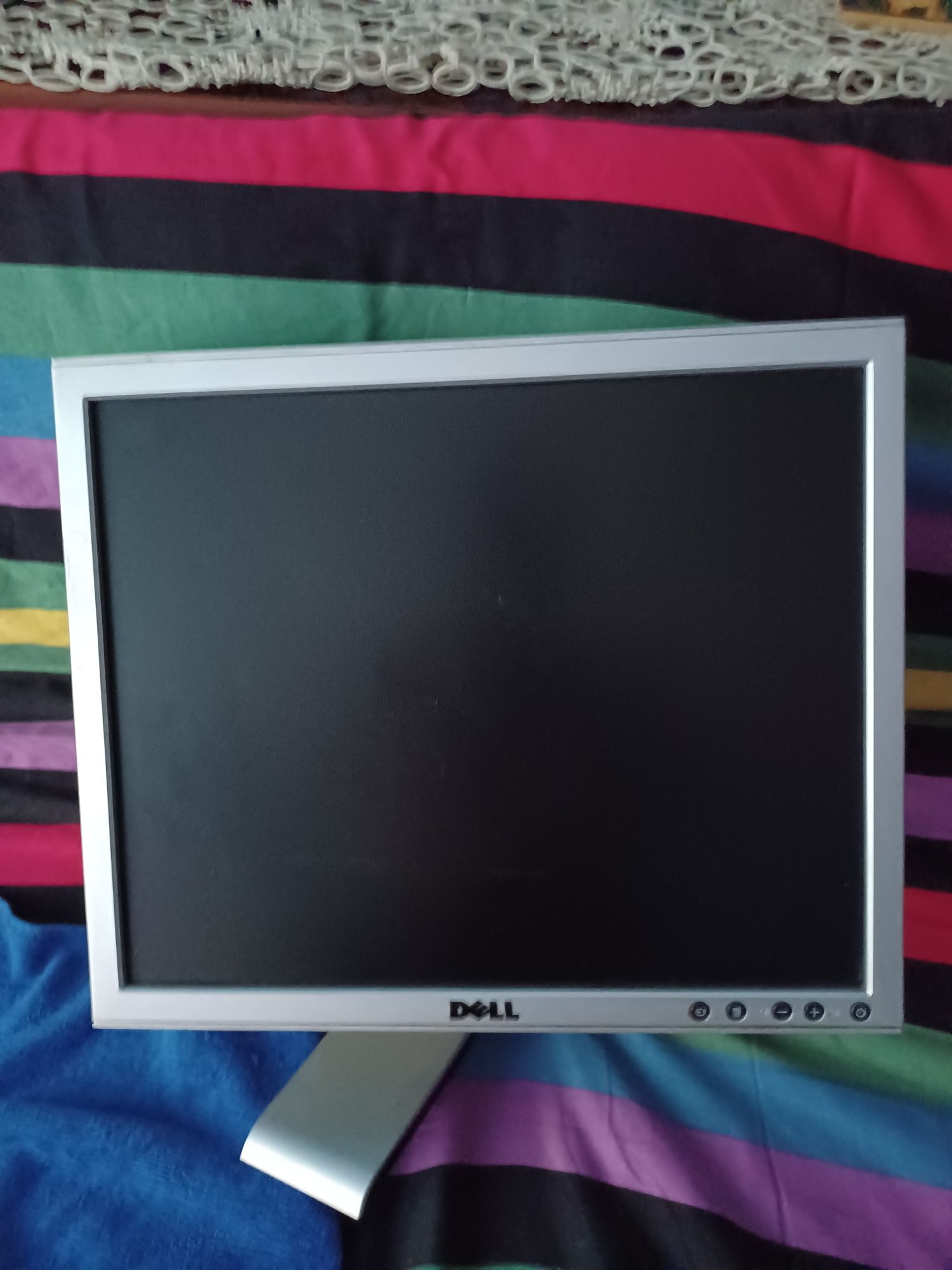 Monitor Dell,aprox.40 diagonala