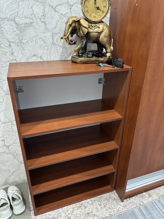 Продам шкаф с полками