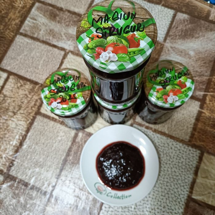 Magiun de struguri   căpsunică