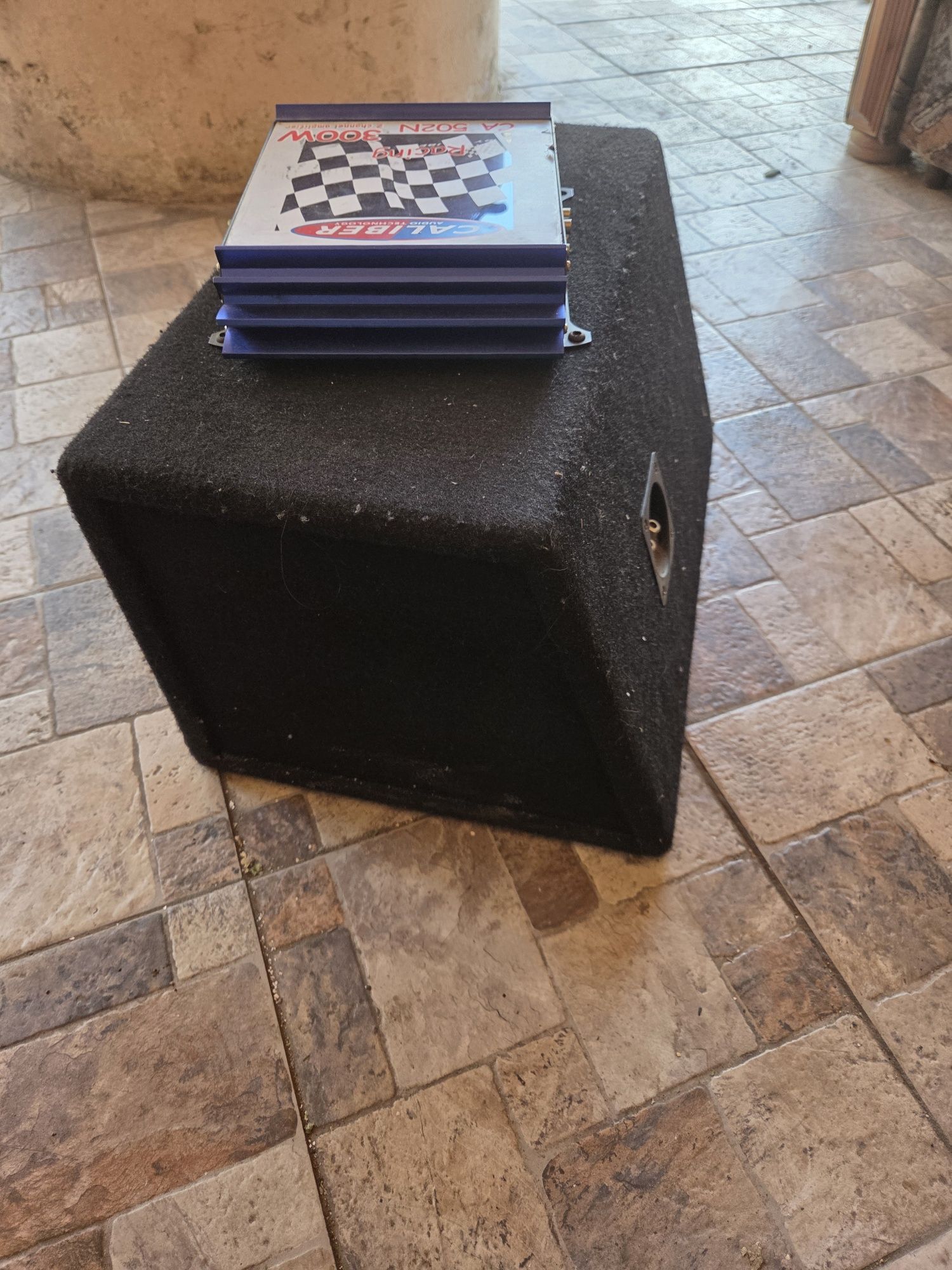 Vând subwoofer auto