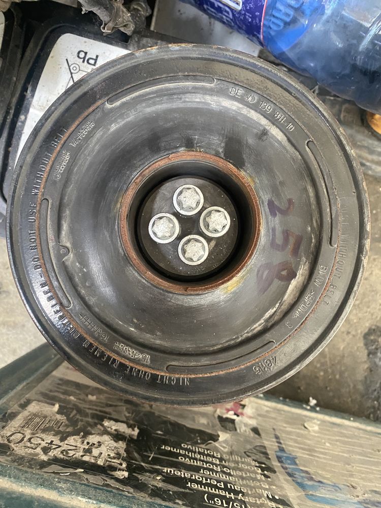 Fulie vibrochen n57d30a 258 cai 313 cai 3.0 diesel ca noua OEM