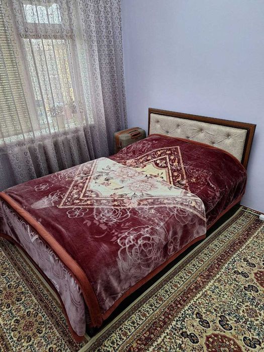 Кровать с матрасом