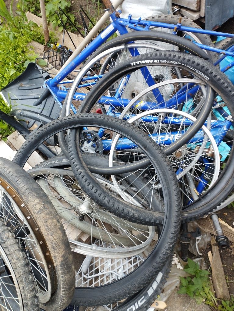 Vând piese de bicicleta, roti de 20 , 24 , 26