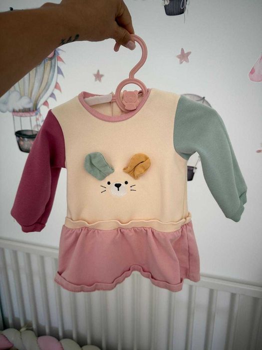 Vand 7 rochite bebe fetita marime 6-9 luni Mayoral