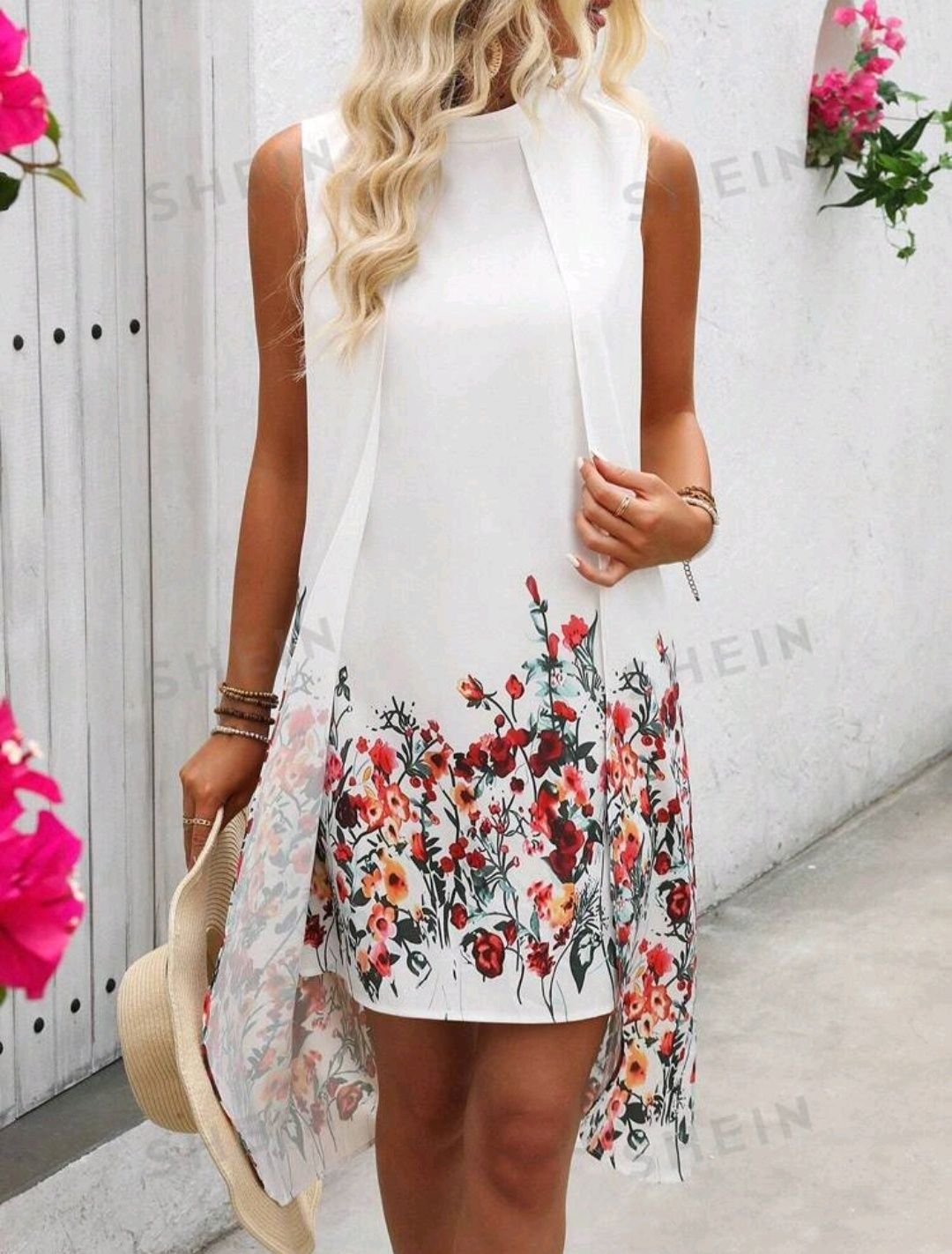Rochie scurtă de vară cu imprimeu floral