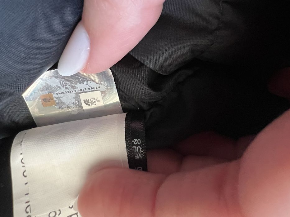 Vesta originala The North Face cu pene si puf