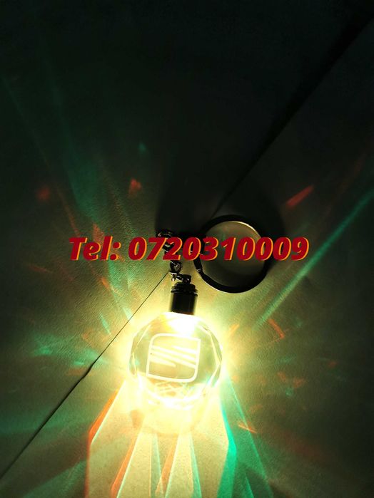 Promo Breloc Din Sticla Cristal Led 6 Culori Seat Logo Sau Alte Auto