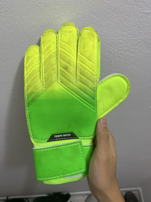 Воротарские перчатки