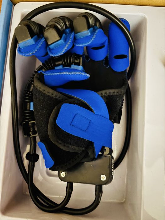 Электронный тренажёр для реабилитации кисти рук