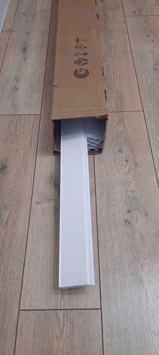 Плинтус напольный новый 7 шт.