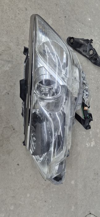 Продам фары камри 55 европейс левый передний стекло  б/у оригинальный