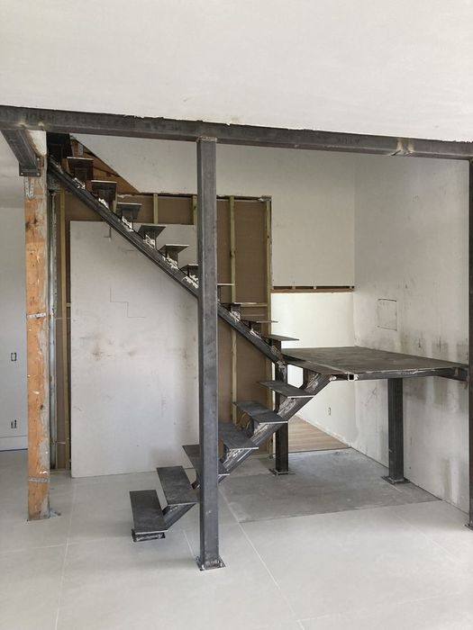 Изготовление металлических лестниц любой сложности