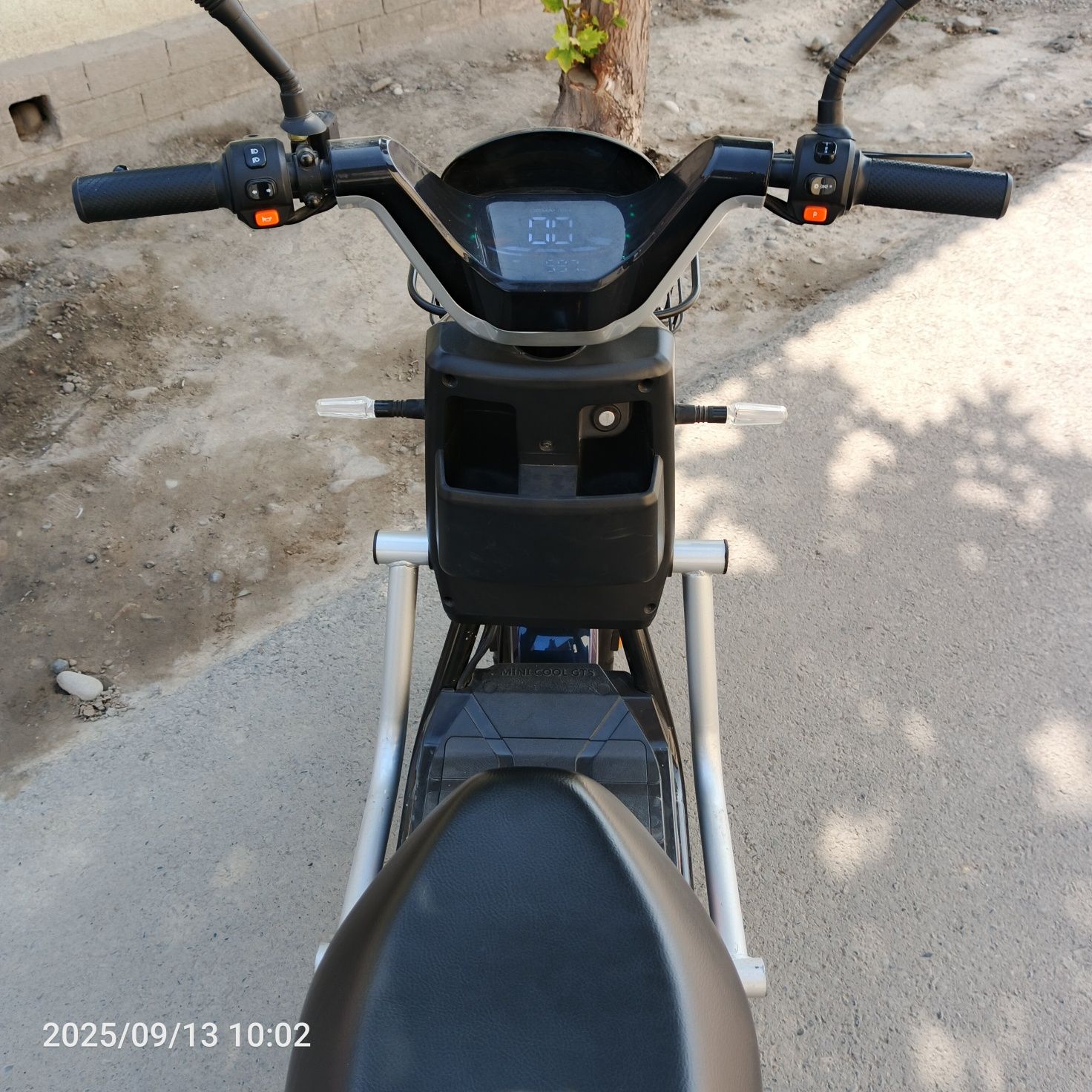 Skuter Demansh xolati idial prabek 1800 akumulyator 5 talik 20 amper