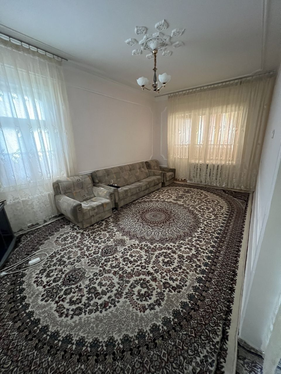 Yunusobod tumani 9 kv 9dom 1 padez 4 etaj 11 kvartira