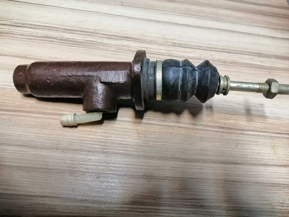Авто части, дюзи крушки и други