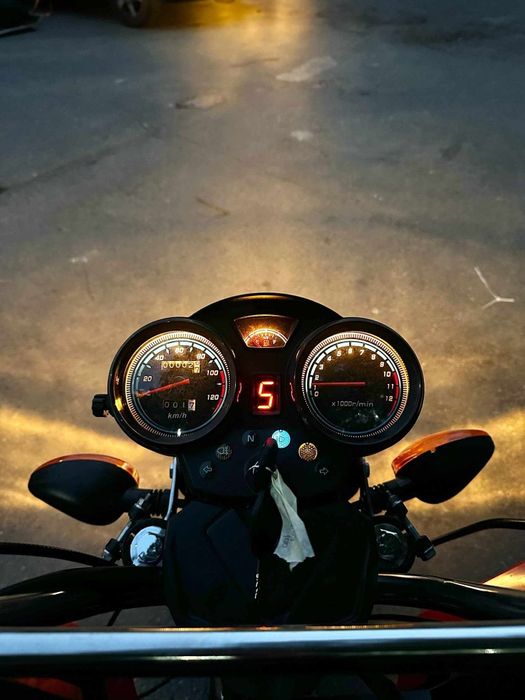 Trotineta pe benzină