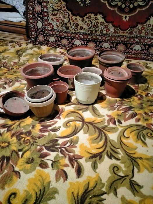 Продам горшки цветочные