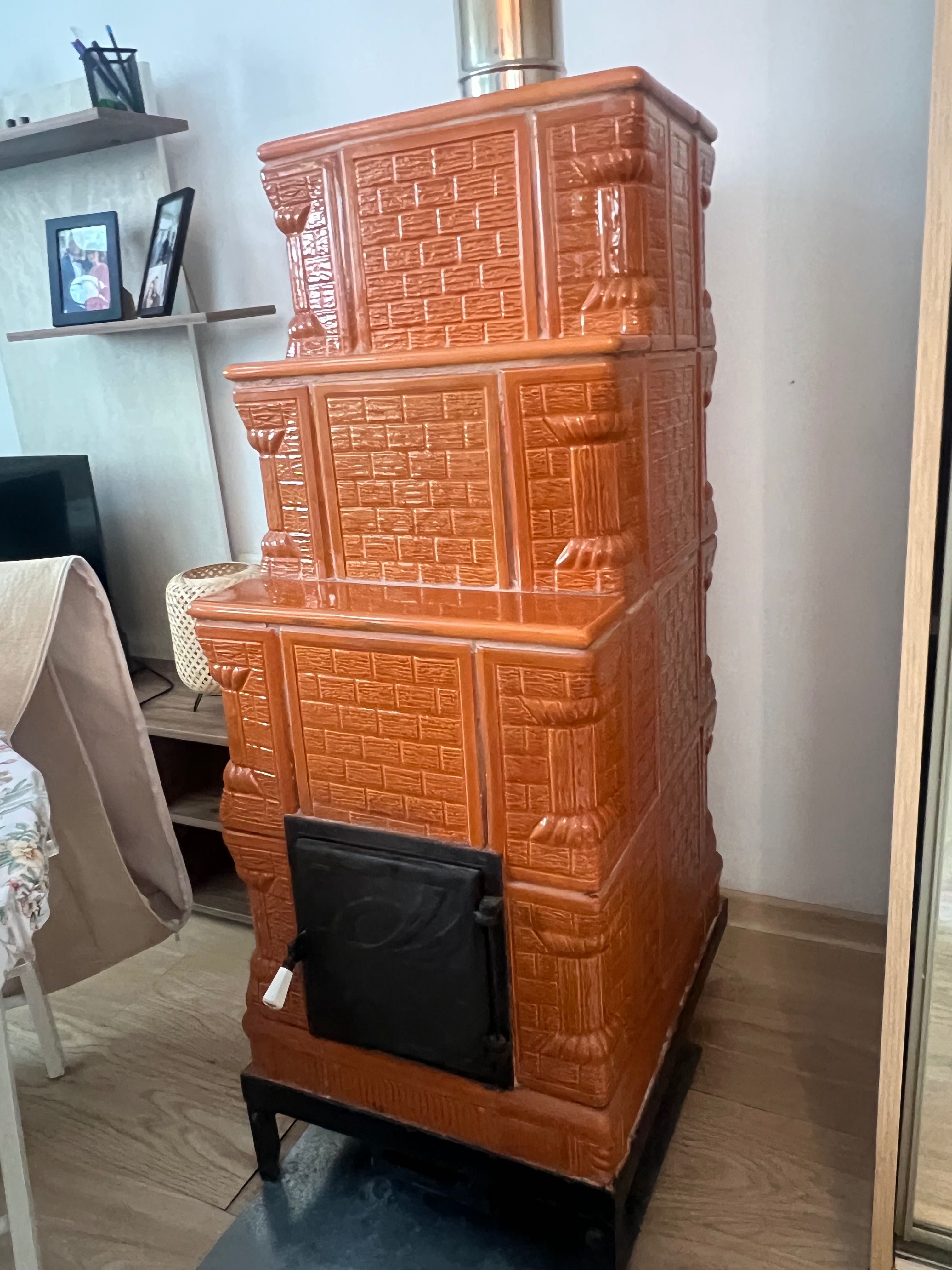 Кахлена печка на дърва