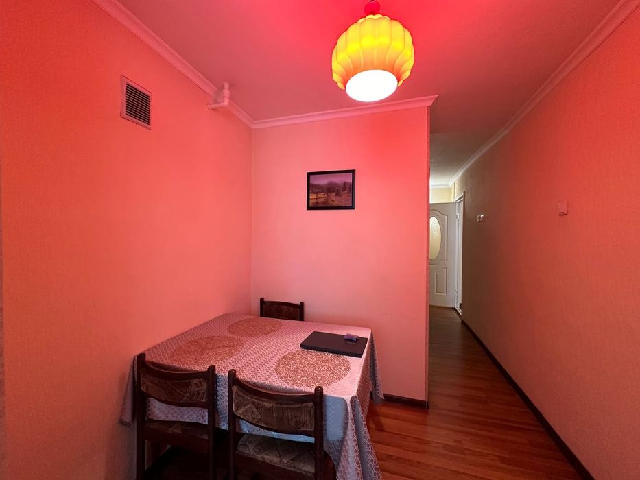 Квартира на Космонавт 2/4/5 общ пл 52м с обстановкой