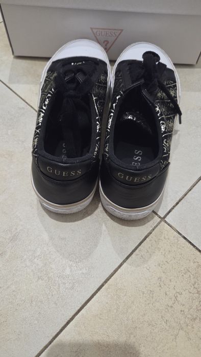 Дамски кецове guess