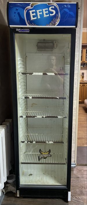 Продам витринный холодильник