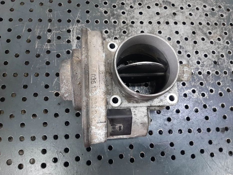 clapeta acceleratie 2.0 sdi vw caddy  038128063c