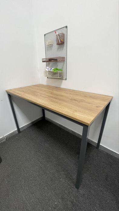 Продается стол 120х60