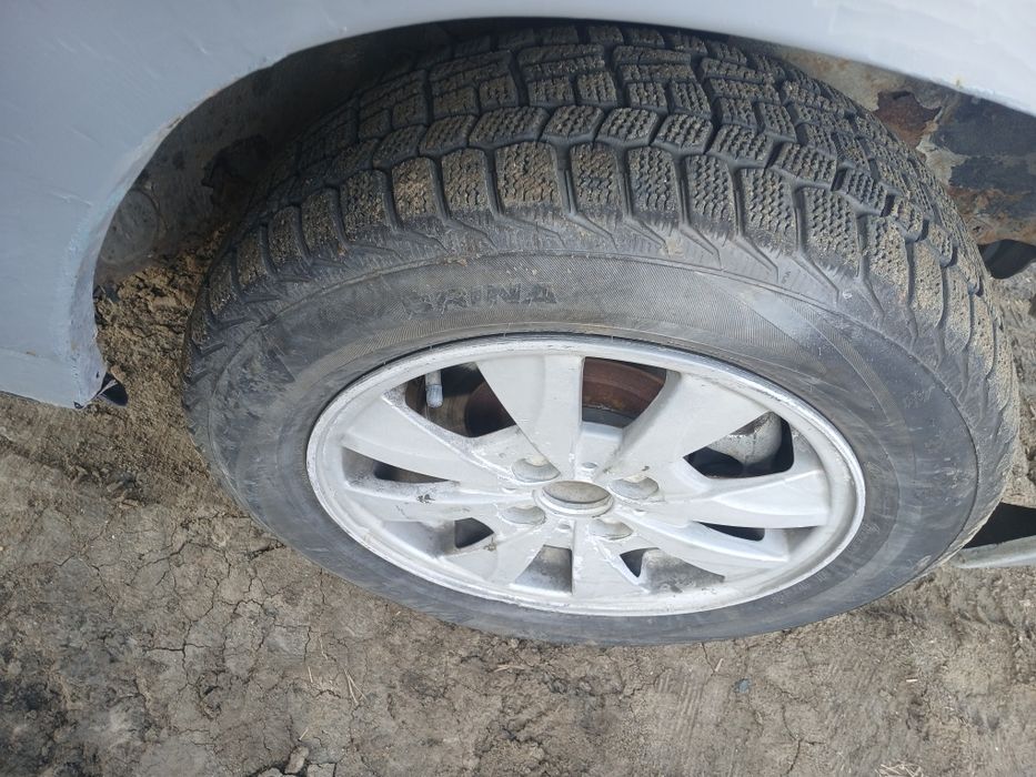 Продам покрышка от приоры