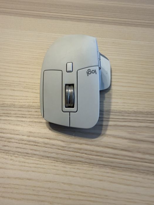 Продавам мишка Logitech MX3 с подарък