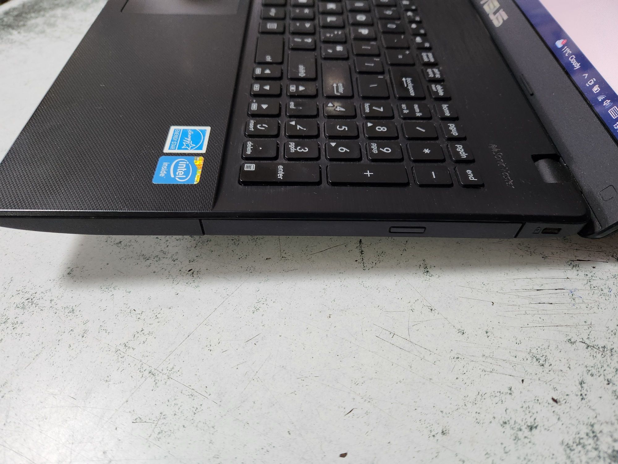 Laptop Asus X551C