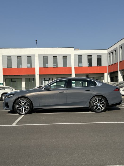 BMW i5 35L eDrive (Dop opsia bilan)