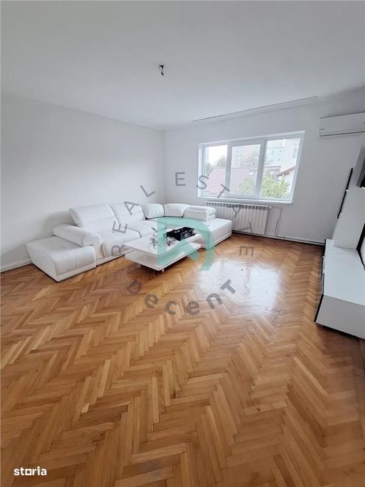 Apartament 3 camere spatios, etaj 1, zona Grivitei, cu garaj, beci si