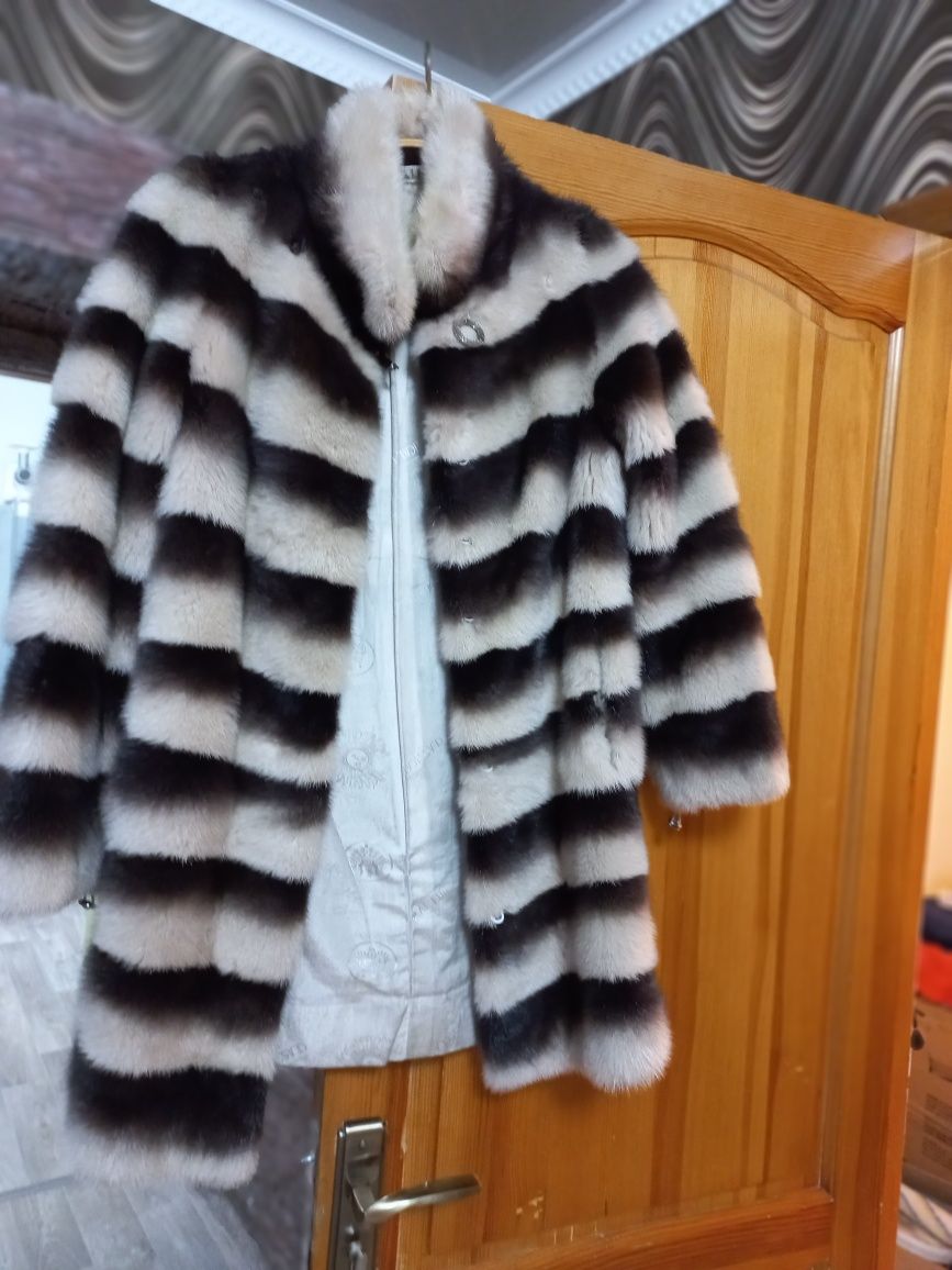 Продам шубу норковую
