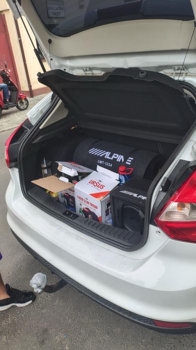 Vand 2 subwoofere alpine urgent!