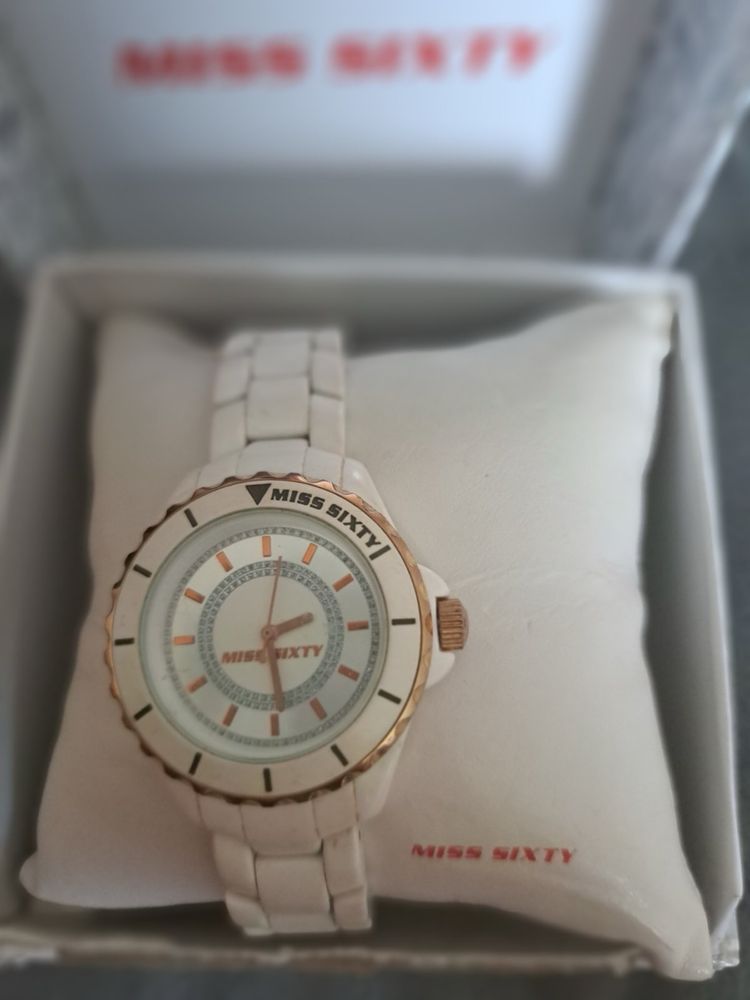 Часовник miss sixty
