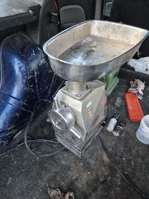 Mașină tocat carne omega te 22