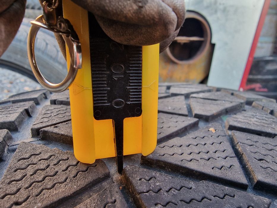 Anvelopă 265/65R17 marca Bridgestone, DOT 2022, 5.5 mm